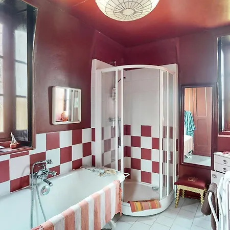 8 Bedroom Cozy In Hébergement de vacances